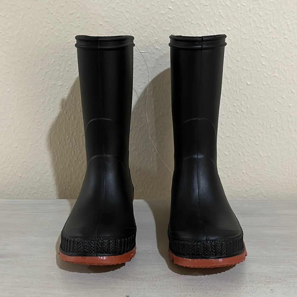 NWOT black rain boots size 7/8
